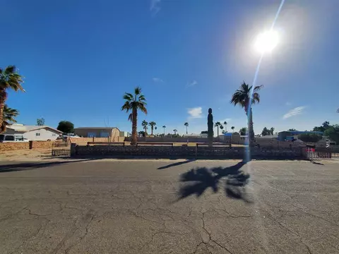 E 35 Pl, Yuma, AZ 85367 photo 4