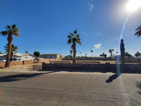 E 35 Pl, Yuma, AZ 85367