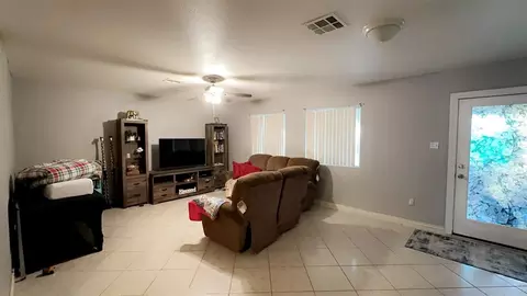 931 E 25 St, Yuma, AZ 85365 photo 4
