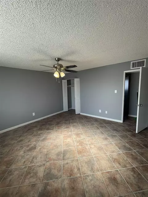 1467 E 22 St, Yuma, AZ 85365 photo 2