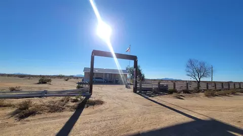 64597 E Mooney Ct, Dateland, AZ 85333