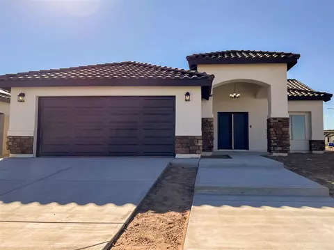 4807 E Los Olivos Dr, San Luis, AZ 85349