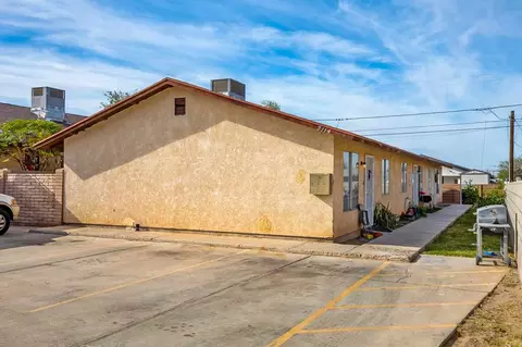 2114 S Walnut Ave, Yuma, AZ 85364