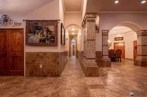 Entry Way - 6670 E Mountain View Pl, Yuma, AZ 85365 photo 2 of 4
