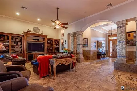 Living - 6670 E Mountain View Pl, Yuma, AZ 85365 photo 2 of 4