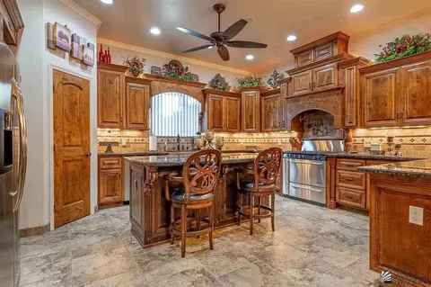 Kitchen - 6670 E Mountain View Pl, Yuma, AZ 85365 photo 1 of 4