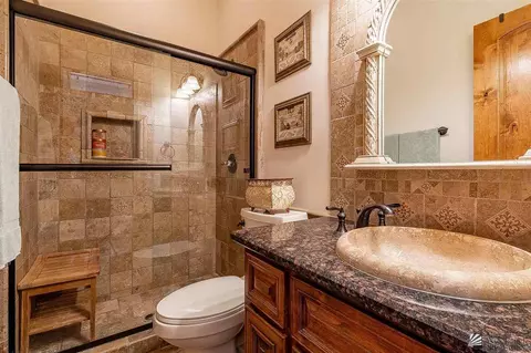Bath - 6670 E Mountain View Pl, Yuma, AZ 85365 photo 4 of 6