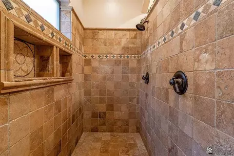 Bath - 6670 E Mountain View Pl, Yuma, AZ 85365 photo 3 of 6