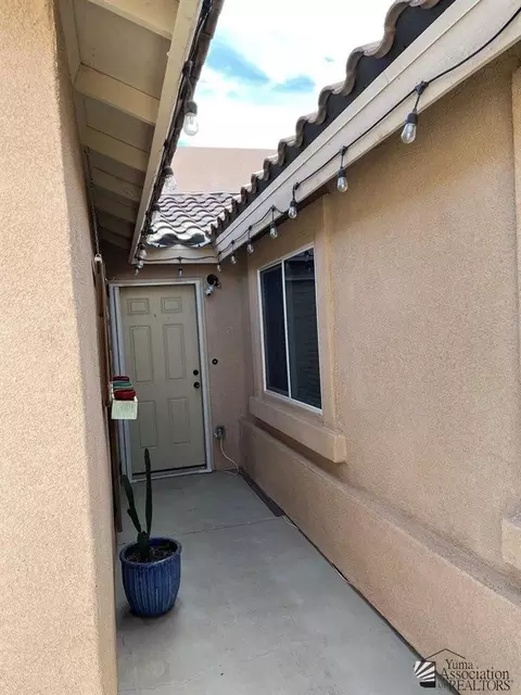3076 S Robert Way, Yuma, AZ 85365 photo 2
