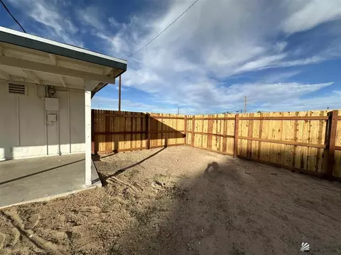 815 E 25 St, Yuma, AZ 85365 photo 17