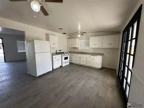 815 E 25 St, Yuma, AZ 85365 photo 5
