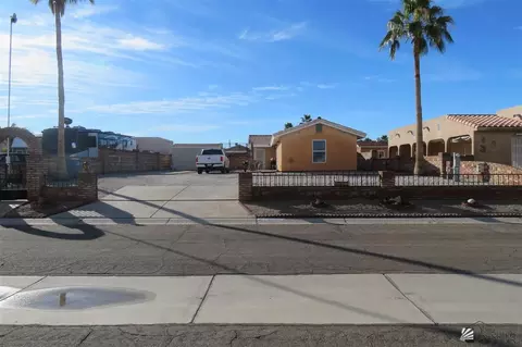 13867 E 49 St, Yuma, AZ 85367