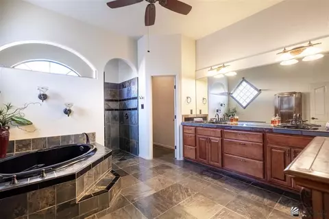 Bath - 14848 E 46 Loop, Yuma, AZ 85367 photo 2 of 5