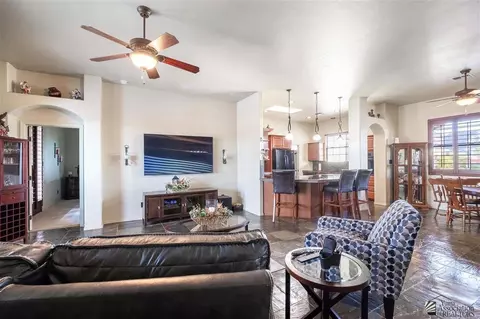 Living - 14848 E 46 Loop, Yuma, AZ 85367 photo 2 of 2