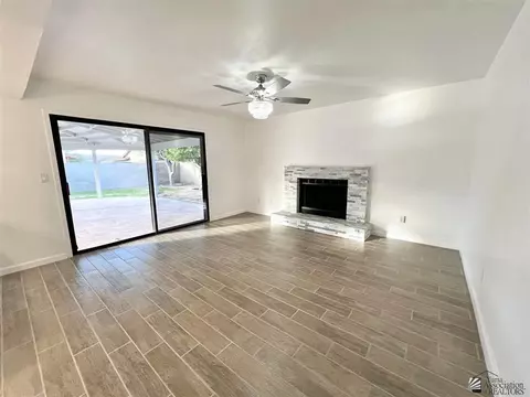 Living - 2255 E 26 Way, Yuma, AZ 85365 photo 2 of 3