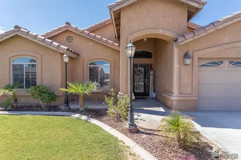 Exterior - 10175 E 37 Pl, Yuma, AZ 85364 photo 6 of 9