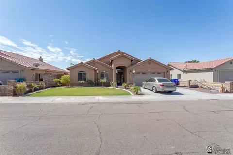 Exterior - 10175 E 37 Pl, Yuma, AZ 85364 photo 2 of 9