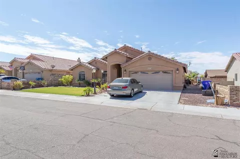 Exterior - 10175 E 37 Pl, Yuma, AZ 85364 photo 3 of 9