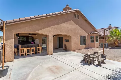 Exterior - 10175 E 37 Pl, Yuma, AZ 85364 photo 5 of 9