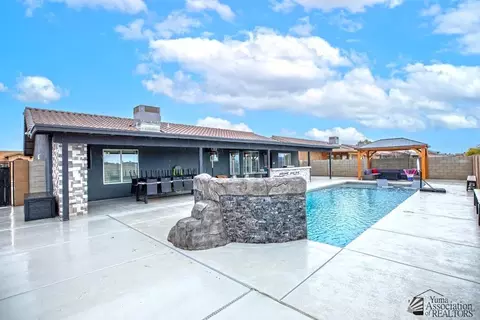 Exterior - 7920 E 42 Pl, Yuma, AZ 85365 photo 5 of 8