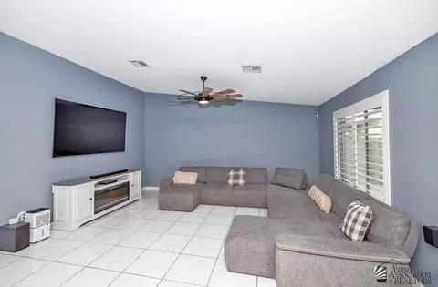 Living - 7920 E 42 Pl, Yuma, AZ 85365 photo 3 of 4