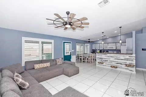 Living - 7920 E 42 Pl, Yuma, AZ 85365 photo 4 of 4