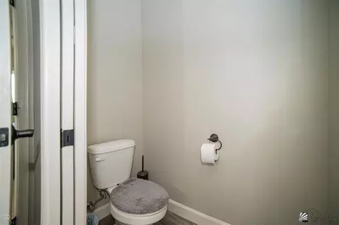 Bath - 3690 S Eagle Dr, Yuma, AZ 85365 photo 2 of 3
