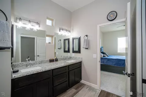 Bath - 3690 S Eagle Dr, Yuma, AZ 85365 photo 3 of 3