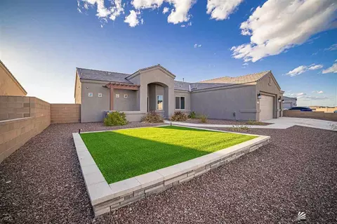 Exterior - 3690 S Eagle Dr, Yuma, AZ 85365 photo 2 of 12