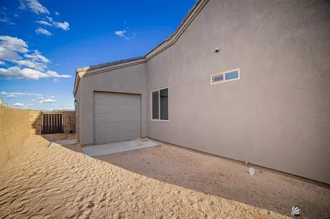 Exterior - 3690 S Eagle Dr, Yuma, AZ 85365 photo 8 of 12