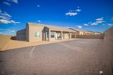 Exterior - 3690 S Eagle Dr, Yuma, AZ 85365 photo 7 of 12
