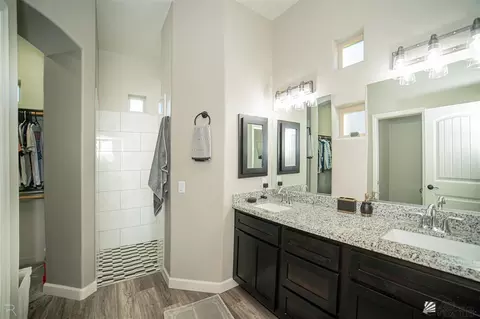 Bath - 3690 S Eagle Dr, Yuma, AZ 85365 photo 1 of 3