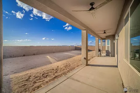 Exterior - 3690 S Eagle Dr, Yuma, AZ 85365 photo 9 of 12