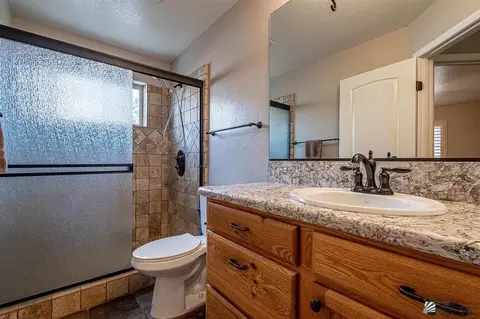 Bath - 11677 E 26 St, Yuma, AZ 85367 photo 3 of 3