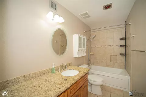 Bath - 1416 E Sunset Ct, Yuma, AZ 85365 photo 3 of 4