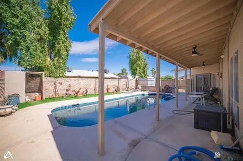 Exterior - 1416 E Sunset Ct, Yuma, AZ 85365 photo 2 of 6