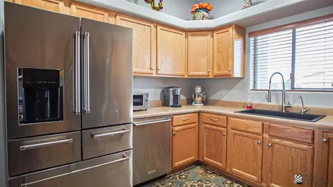 Kitchen - 13745 E 45 Dr, Yuma, AZ 85367 photo 4 of 4