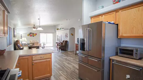 Kitchen - 13745 E 45 Dr, Yuma, AZ 85367 photo 3 of 4
