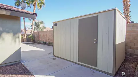 Exterior - 13745 E 45 Dr, Yuma, AZ 85367 photo 8 of 10