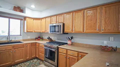 Kitchen - 13745 E 45 Dr, Yuma, AZ 85367 photo 2 of 4