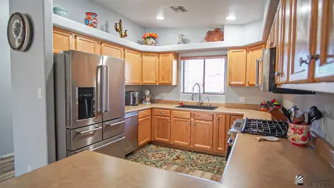 Kitchen - 13745 E 45 Dr, Yuma, AZ 85367 photo 1 of 4