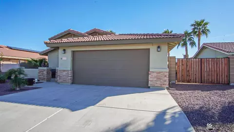 Exterior - 13745 E 45 Dr, Yuma, AZ 85367 photo 4 of 10