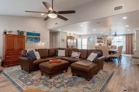 Living - 3534 E Rubio Ln, Yuma, AZ 85365 photo 2 of 6