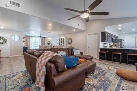 Living - 3534 E Rubio Ln, Yuma, AZ 85365 photo 5 of 6
