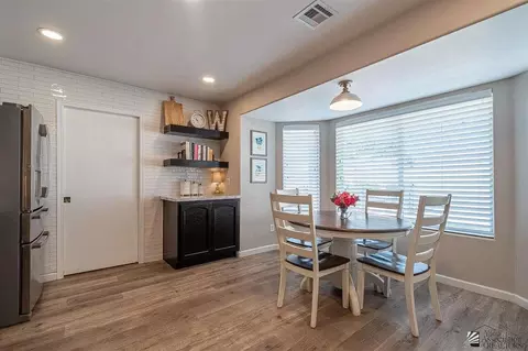 Dining - 3534 E Rubio Ln, Yuma, AZ 85365 photo 7 of 8
