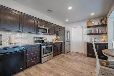 Kitchen - 3534 E Rubio Ln, Yuma, AZ 85365 photo 2 of 3