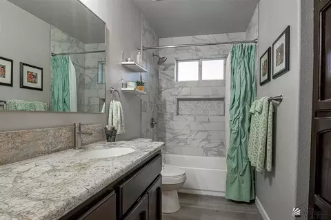 Bath - 3534 E Rubio Ln, Yuma, AZ 85365 photo 3 of 3