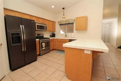 Kitchen - 11166 E 26 Ln, Yuma, AZ 85367 photo 3 of 6