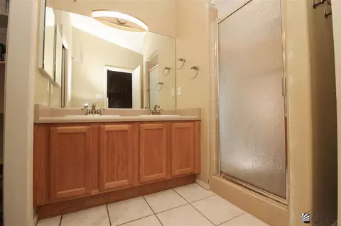 Bath - 11166 E 26 Ln, Yuma, AZ 85367 photo 3 of 5