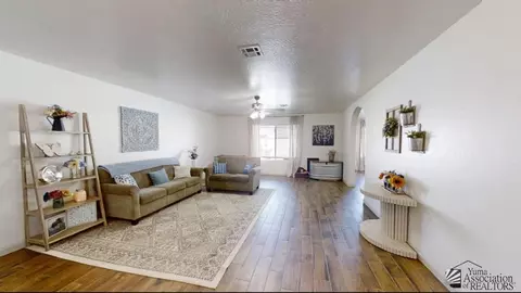 Living - 7112 E 24 Ln, Yuma, AZ 85365 photo 3 of 5